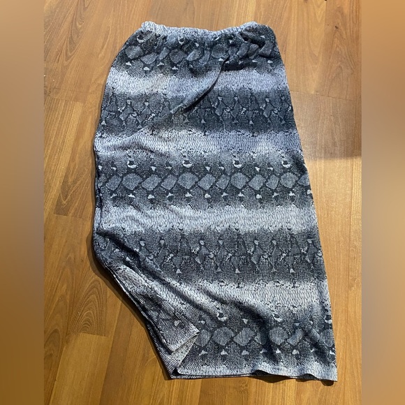 Maxi Animal Printed Lightweight Elastic Waist Skirt Sz M - Picture 5 of 9